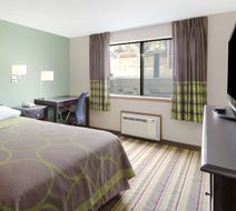 Super 8 Green River Room