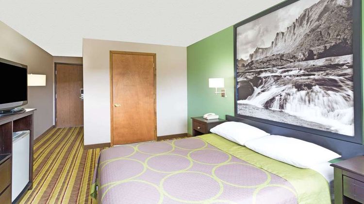 Super 8 Green River Room
