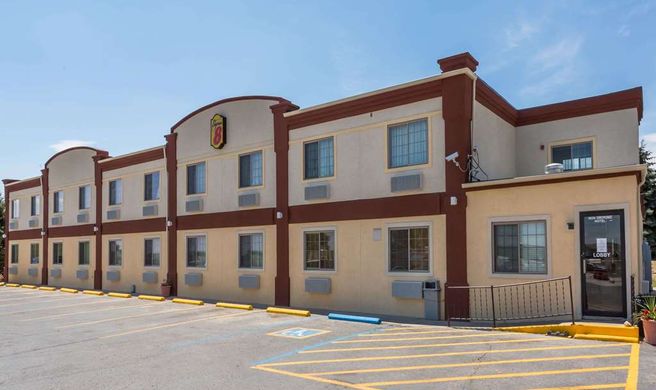 Super 8 Douglas Exterior
