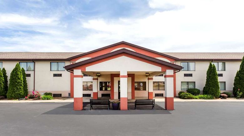<b>Super 8 Plymouth Exterior</b>. Images powered by <a href="https://iceportal.shijigroup.com/" title="IcePortal" target="_blank">IcePortal</a>.