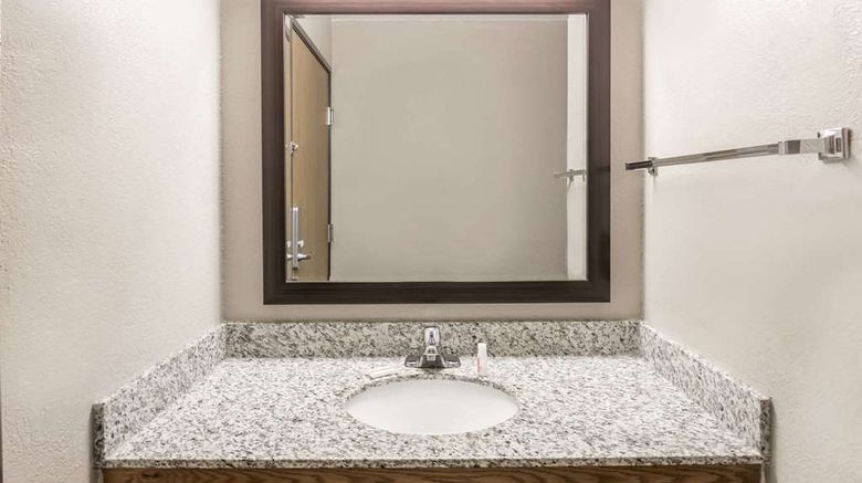 <b>Super 8 Plymouth Room</b>. Images powered by <a href="https://iceportal.shijigroup.com/" title="IcePortal" target="_blank">IcePortal</a>.