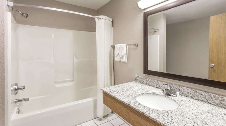 <b>Super 8 Plymouth Room</b>. Images powered by <a href="https://iceportal.shijigroup.com/" title="IcePortal" target="_blank">IcePortal</a>.