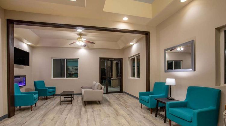 Super 8 Gillette Lobby