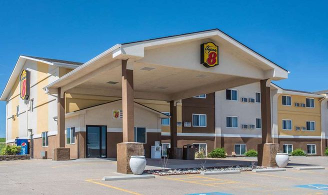 Super 8 Gillette Exterior