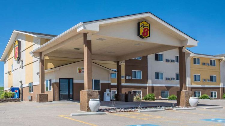 Super 8 Gillette Exterior