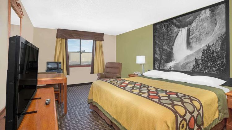 Super 8 Riverton Room