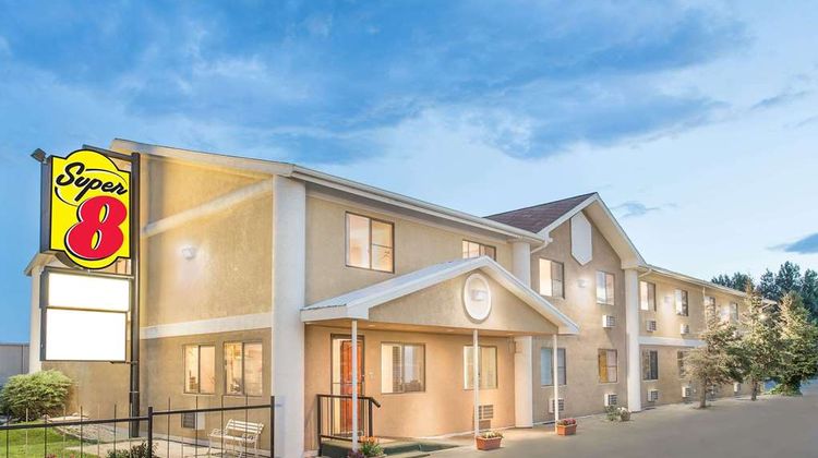 Super 8 Riverton Exterior