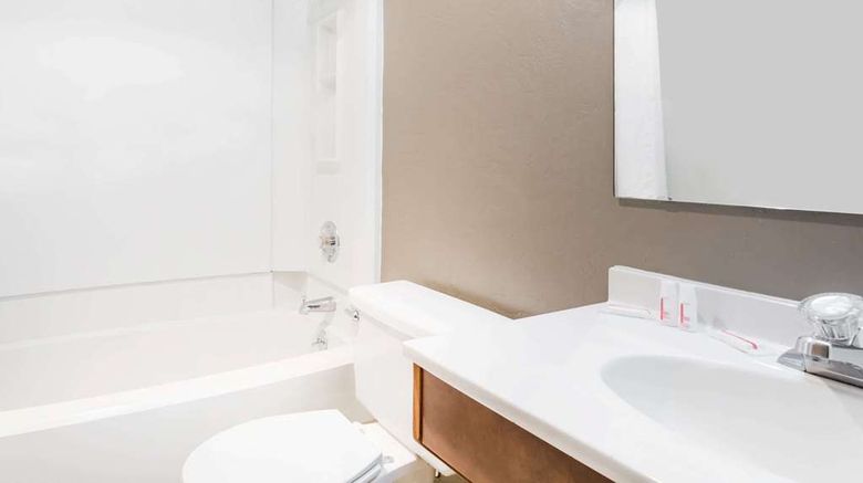 <b>Super 8 Bremerton Room</b>. Images powered by <a href="https://iceportal.shijigroup.com/" title="IcePortal" target="_blank">IcePortal</a>.