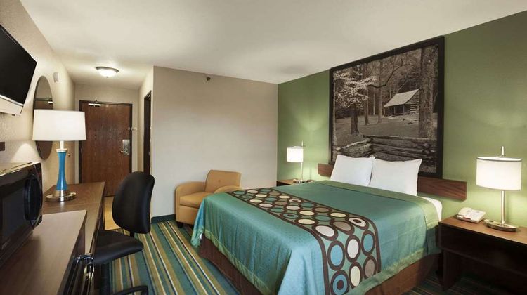 Super 8 Tuscola Room