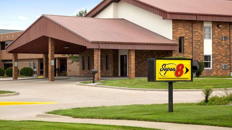 Super 8 Tuscola Exterior