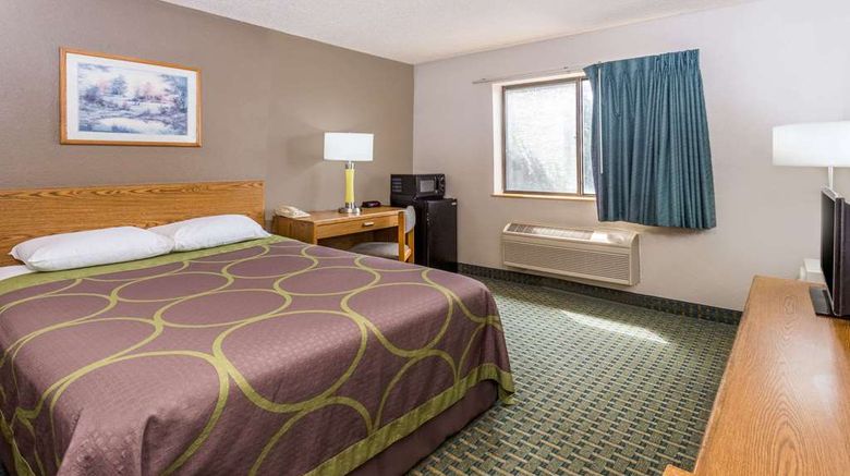<b>Super 8 St. Charles Room</b>. Images powered by <a href="https://iceportal.shijigroup.com/" title="IcePortal" target="_blank">IcePortal</a>.