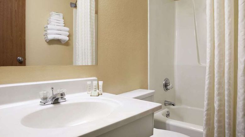 <b>Super 8 Salem Room</b>. Images powered by <a href="https://iceportal.shijigroup.com/" title="IcePortal" target="_blank">IcePortal</a>.