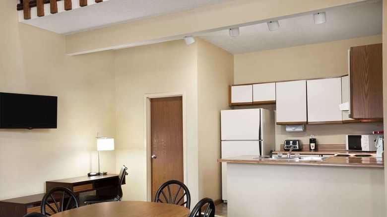 <b>Super 8 Salem Suite</b>. Images powered by <a href="https://iceportal.shijigroup.com/" title="IcePortal" target="_blank">IcePortal</a>.