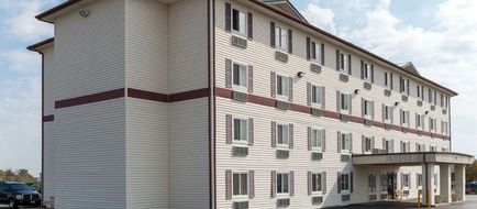Super 8 Springfield East Exterior