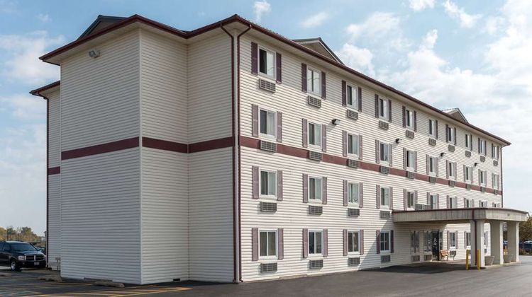 Super 8 Springfield East Exterior