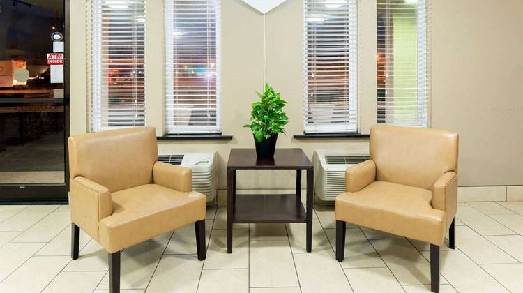 Super 8 Springfield East Lobby
