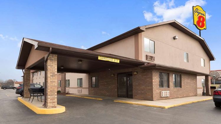 Super 8 Rantoul Exterior