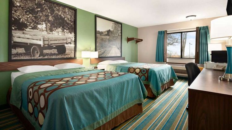 Super 8 Rantoul Room