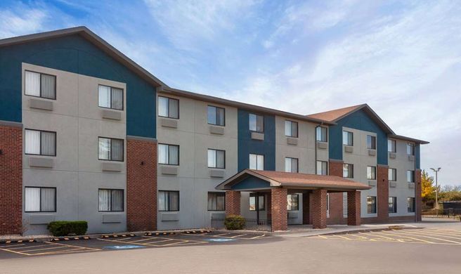 Super 8 Romeoville Bolingbrook Exterior