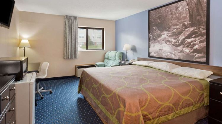 Super 8 Rockford Room