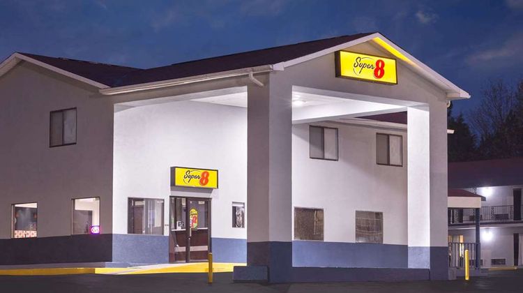 Super 8 Locust Grove Exterior