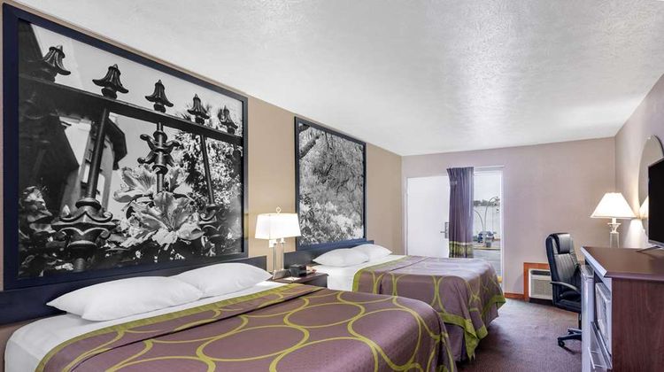 Super 8 Locust Grove Room