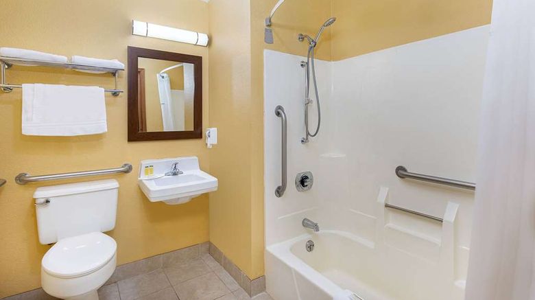 <b>Super 8 Somerset Room</b>. Images powered by <a href="https://iceportal.shijigroup.com/" title="IcePortal" target="_blank">IcePortal</a>.