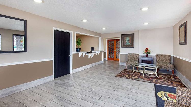 Super 8 Somerset Lobby