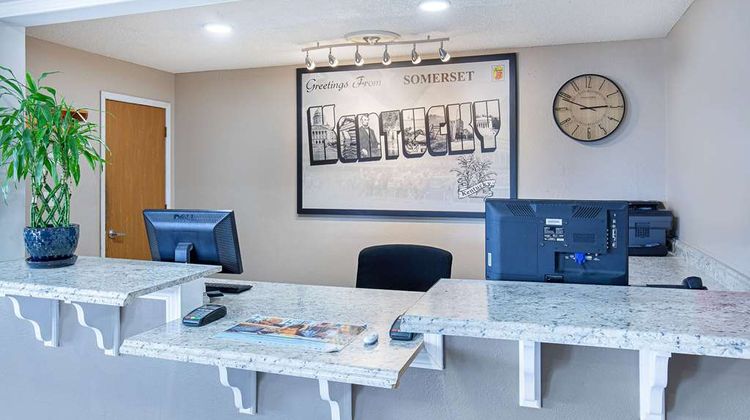 Super 8 Somerset Lobby