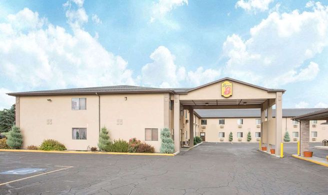Super 8 Elko Exterior