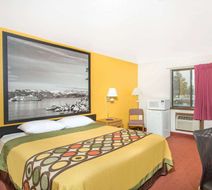 Super 8 Elko Room