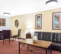 Super 8 Elko Lobby