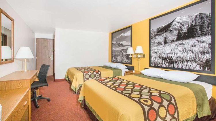Super 8 Elko Room