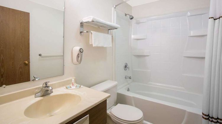 Super 8 Elko Room