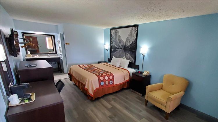 Super 8 Van Horn Room