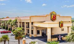 Super 8 Stockbridge