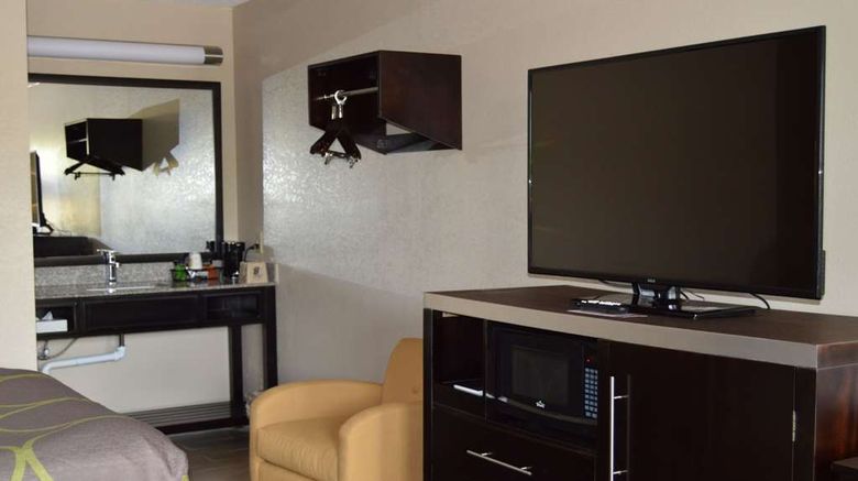 <b>Super 8 Stockbridge Room</b>. Images powered by <a href="https://iceportal.shijigroup.com/" title="IcePortal" target="_blank">IcePortal</a>.