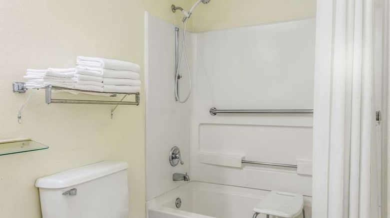 <b>Super 8 Stockbridge Room</b>. Images powered by <a href="https://iceportal.shijigroup.com/" title="IcePortal" target="_blank">IcePortal</a>.
