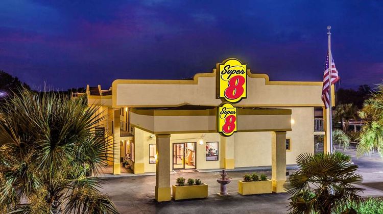 Super 8 Stockbridge Exterior