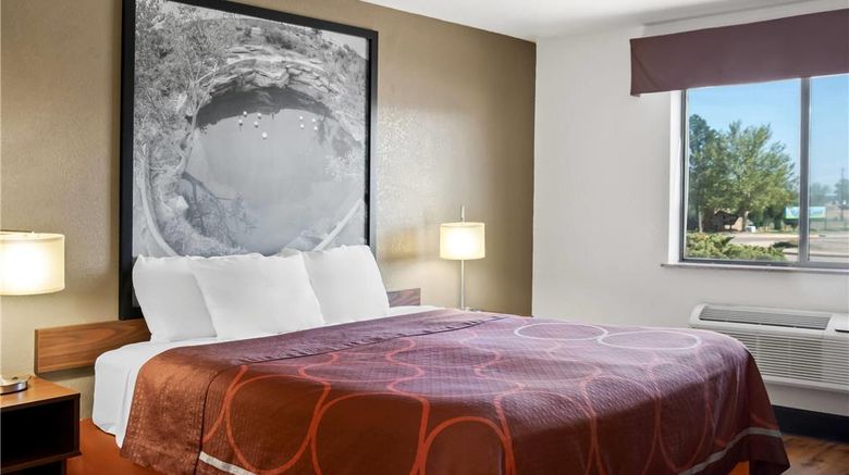 <b>Super 8 Santa Rosa Suite</b>. Images powered by <a href="https://iceportal.shijigroup.com/" title="IcePortal" target="_blank">IcePortal</a>.