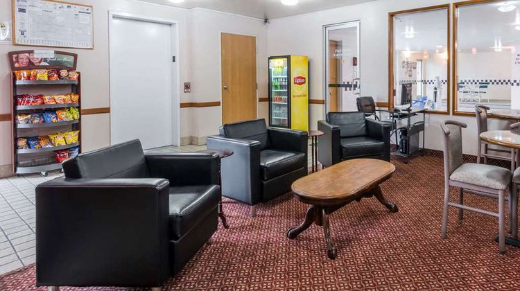 Super 8 Fernley Lobby