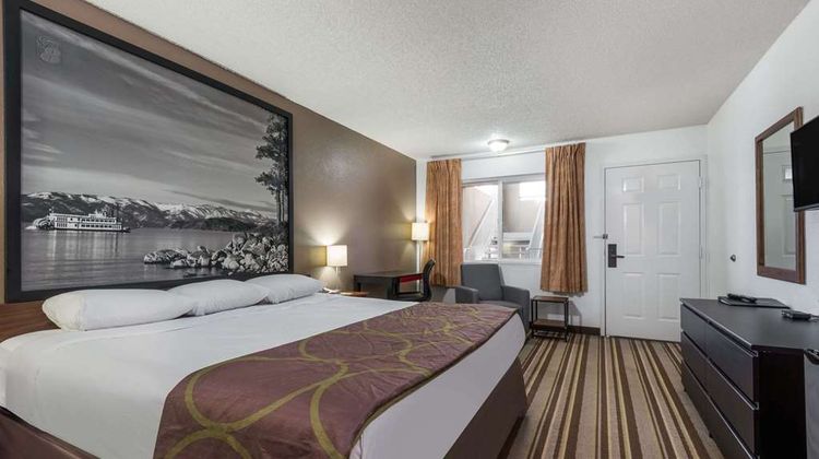 Super 8 Fernley Room