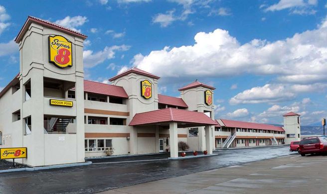 Super 8 Fernley Exterior