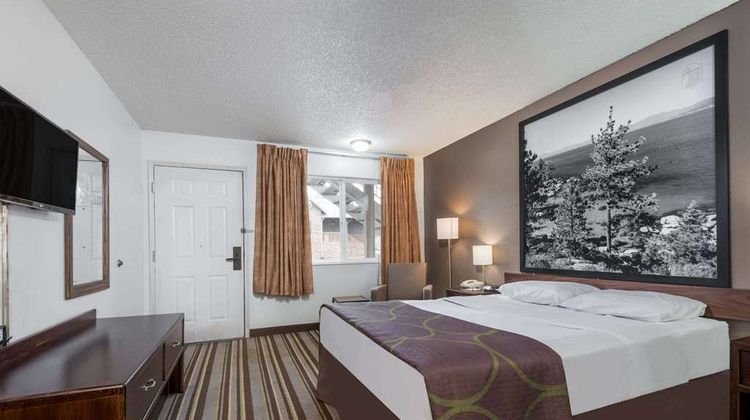 Super 8 Fernley Room