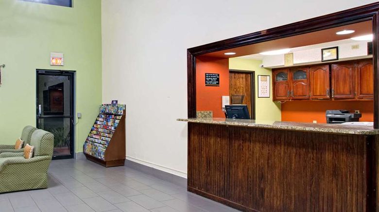 <b>Super 8 Clearwater/St.Petersburg Airport Lobby</b>. Images powered by <a href="https://iceportal.shijigroup.com/" title="IcePortal" target="_blank">IcePortal</a>.