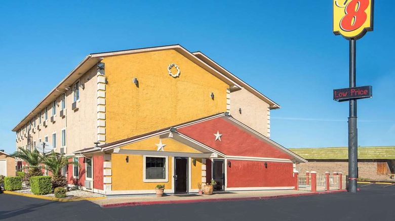 <b>Super 8 San Antonio I-35 North Exterior</b>. Images powered by <a href="https://iceportal.shijigroup.com/" title="IcePortal" target="_blank">IcePortal</a>.