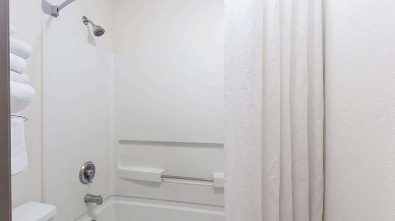 <b>Super 8 Woodstock Room</b>. Images powered by <a href="https://iceportal.shijigroup.com/" title="IcePortal" target="_blank">IcePortal</a>.