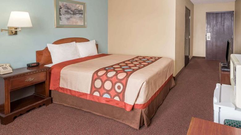 <b>Super 8 Woodstock Room</b>. Images powered by <a href="https://iceportal.shijigroup.com/" title="IcePortal" target="_blank">IcePortal</a>.
