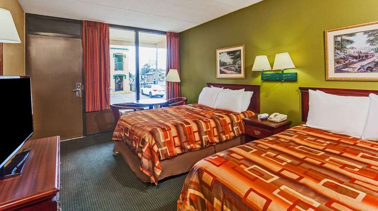 Days Inn Nashville West Room