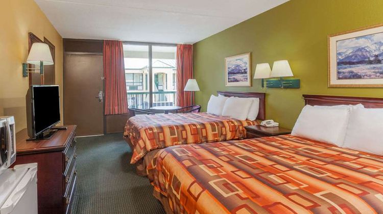 Days Inn Nashville West Room